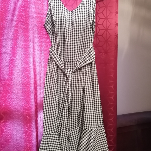 Bundle of 3 Suzy Shier dresses - Picture 5 of 14